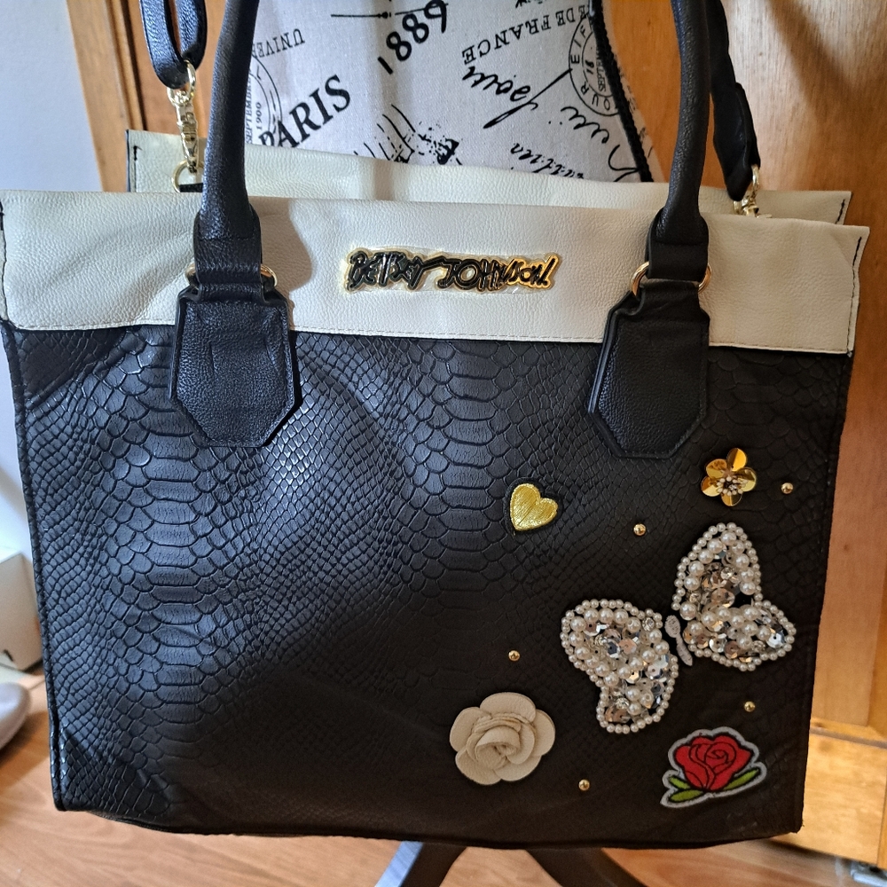 Betsy Johnson Roses Butterfly Grafitti Shoulder Hand Bag